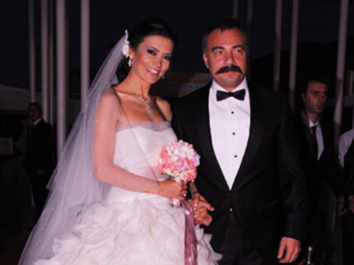 Oktay Kaynarca aslen nereli boşandığı eşi kimdir? Karısı üstsüz... - Resim: 2