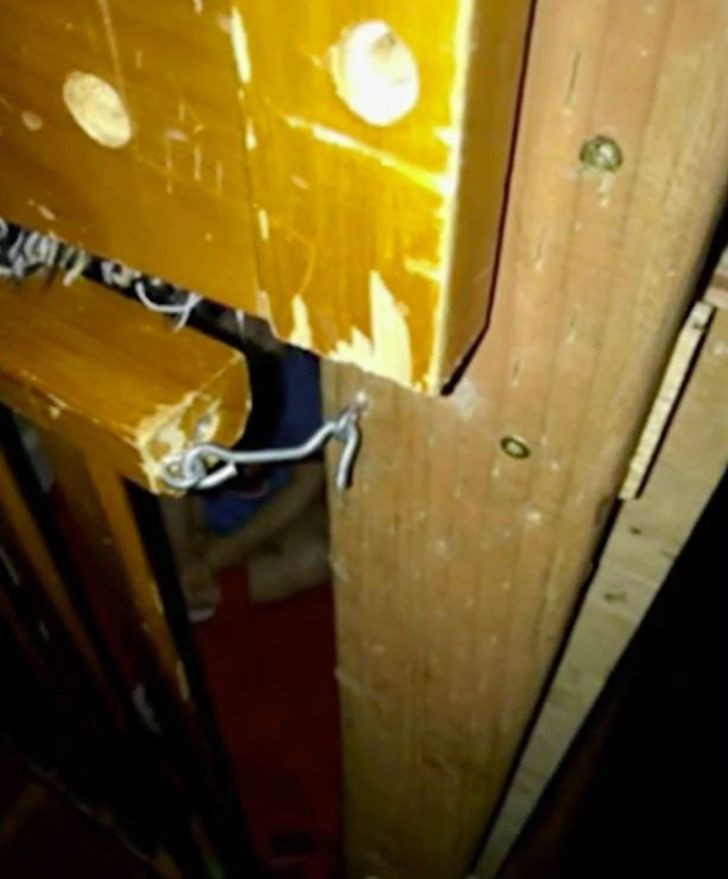 Kan donduran olay! İkiz bebeklerini kafese kapattılar sonra ise... - Resim: 2