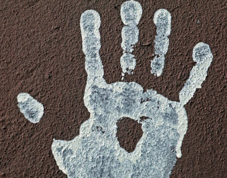 Caminin duvarlarına dadanan genç imam ve müezzini canından bezdirdi - Resim: 4