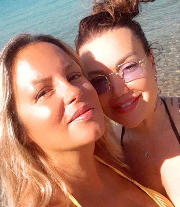 Gaziantep'te pittbul saldıran küçük Asiye komada iken 'Tofita Ayça' Tekindor: Biz ölelim, hayvanlar yaşasın! - Resim: 4