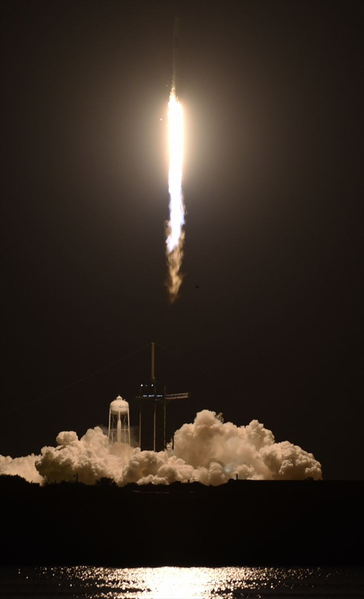 Tarihi an! SpaceX'in 4 yolcuyu dünyanın çevresinde gezdirecek roketi fırlatıldı - Resim: 2
