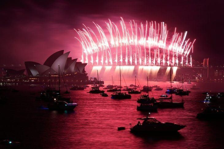 Dünyada 2022'ye ilk o ülkeler girdi! Yeni yılda renkli görüntüler - Resim: 1