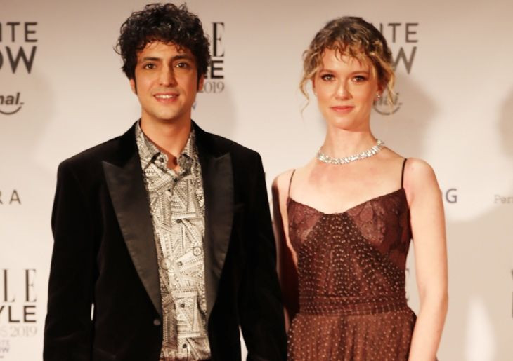 Taner Ölmez sevgilisi Ece Çeşmioğlu'yla nişanlandı FOX TV Mucize Doktor oyuncusu - Resim: 2