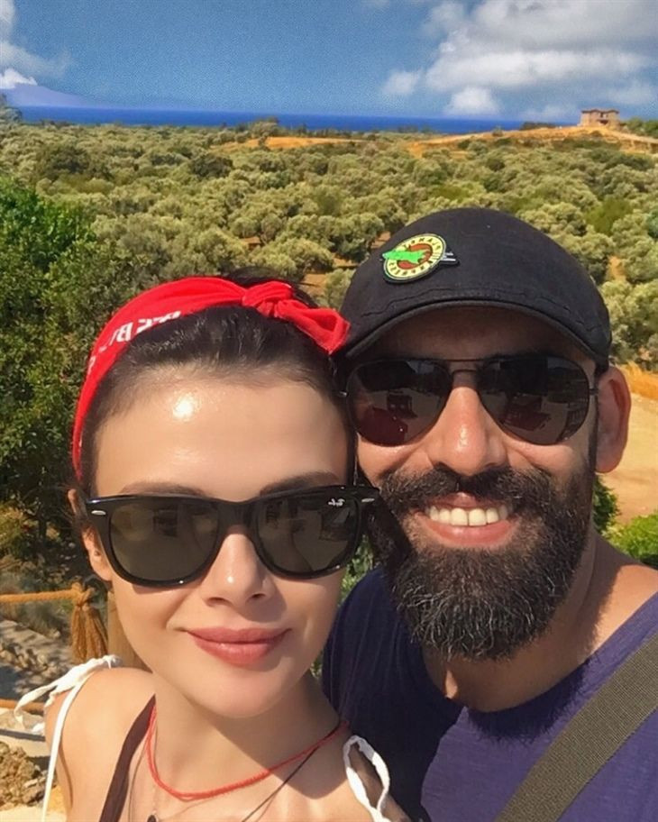 Mucize Doktor yıldızı Sinem Ünsal rol arkadaşıyla aşk yaşıyor bakın sevgilisi kim - Resim: 4