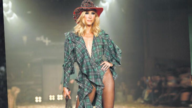 Çağla Şıkel 'kırbaç fantezisi' sorusuna cevabı yapıştırdı! Kırbaçla yürümesi hatırlatıldı - Resim: 4