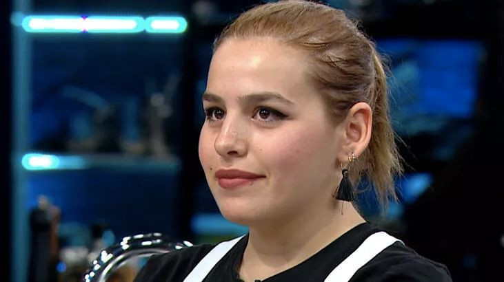 Masterchef ana kadrosuna Fatma Nur girdi seyirci reyting için değer mi dedi kazan kaldırdı! - Resim: 3