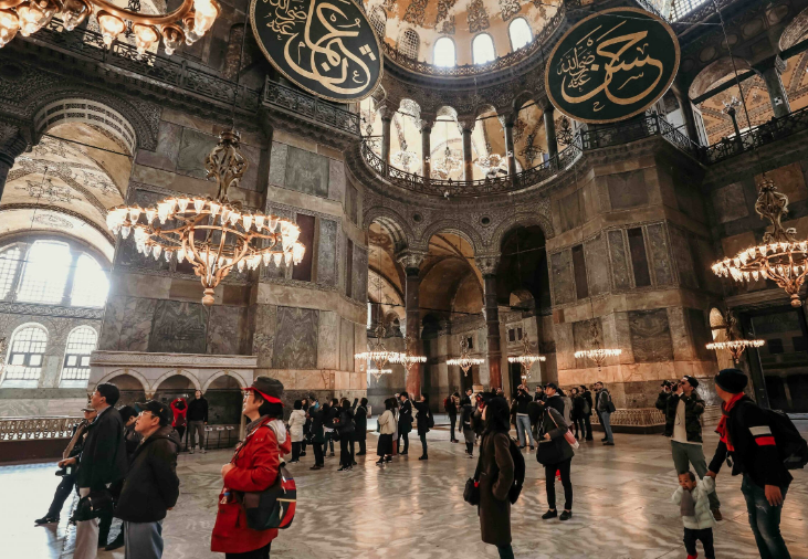 Ayasofya'ya bu kişiler artık giriş yapamayacak! Standlar kuruldu - Resim: 2