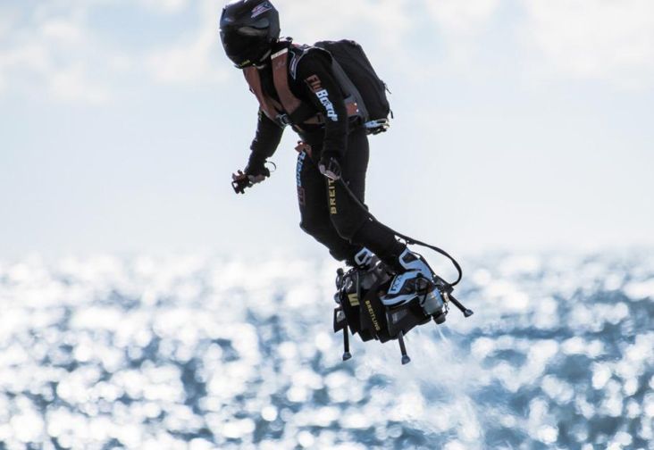 Uçan kaykayıyla Manş Denizi'ni geçecek! Cihazı orduya satmayı hedefliyor - Resim: 3