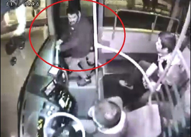 Kocaeli’de halk otobüsünde taciz anı kameraya yansıdı - Resim: 2
