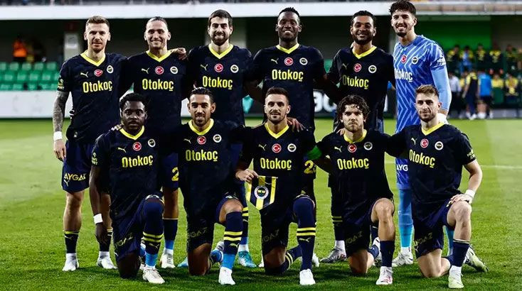 Fenerbahçe'de 2 yabancı futbolcu daha yolcu! Yıldız oyuncuya 11 milyon Euro'luk teklif - Resim: 1