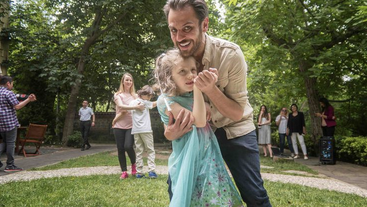 Alkışlar Çukur'un Vartolu'su Erkan Kolçak Köstendil'e - Resim: 2