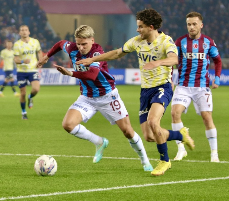 Trabzonspor'un derbi sonrası Fenerbahçe'ye göndermeleri olay oldu! "Yolunu kaybedenler için..." - Resim: 3