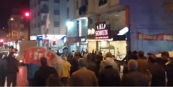 Esenyurt'ta terör örgütü yandaşlarının yürüyüşüne polis müdahalesi - Resim: 4