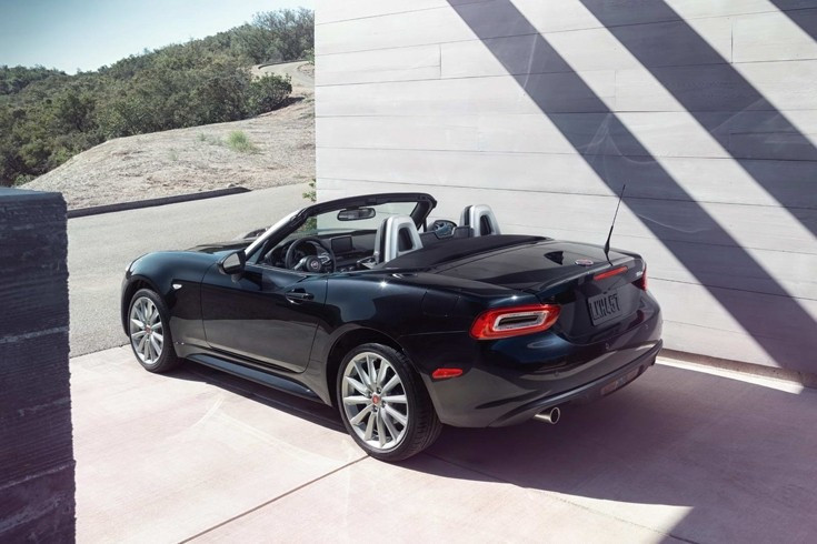 Fiat 124 Spider  fuarda - Resim: 3