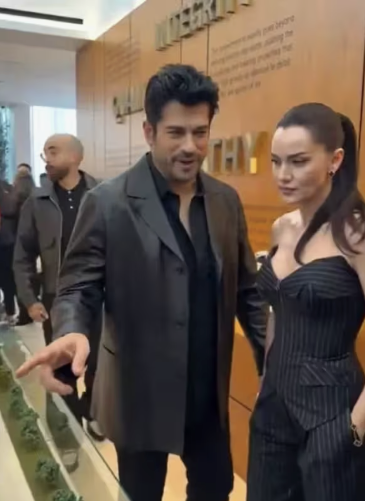 Fahriye Evcen'in tavrı çok konuşulacak! Burak Özçivit'e yaptığı o hareket... - Resim: 3