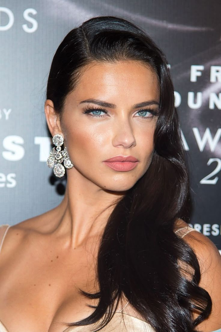 Adriana Lima geri dönüyor! Bu sadece bir başlangıç - Resim: 1
