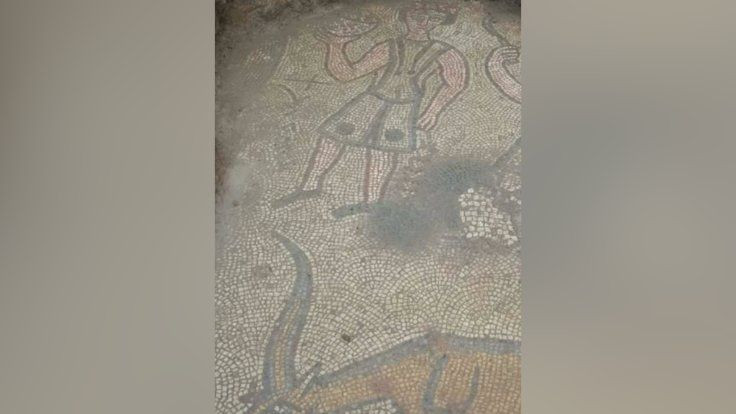 Mardin'de kaçak kazıdan bin 500 yıllık tarih fışkırdı! Jandarma harekete geçti - Resim: 3