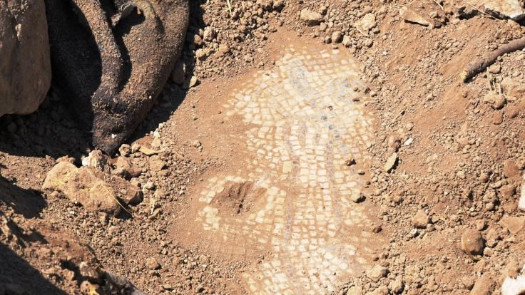 Mardin'de kaçak kazıdan bin 500 yıllık tarih fışkırdı! Jandarma harekete geçti - Resim: 4