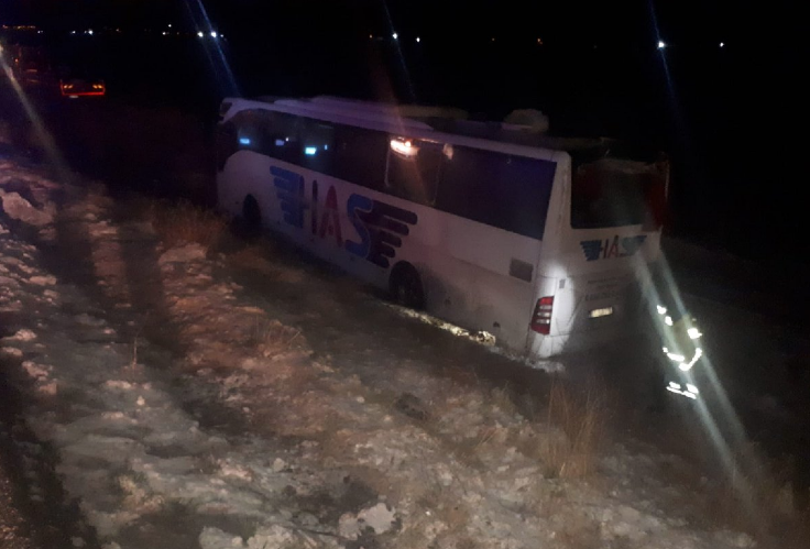 Katliam gibi kaza! 5 kişi hayatını kaybetti, 38 kişi yaralandı - Resim: 4