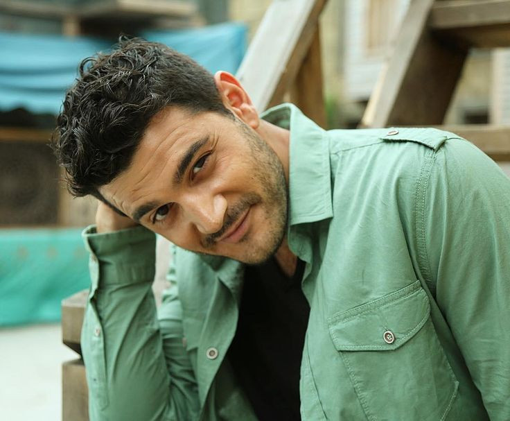 Burak Sevinç ve Başak Parlak iki proje için anlaştı! Başrol olacaklar... - Resim: 1