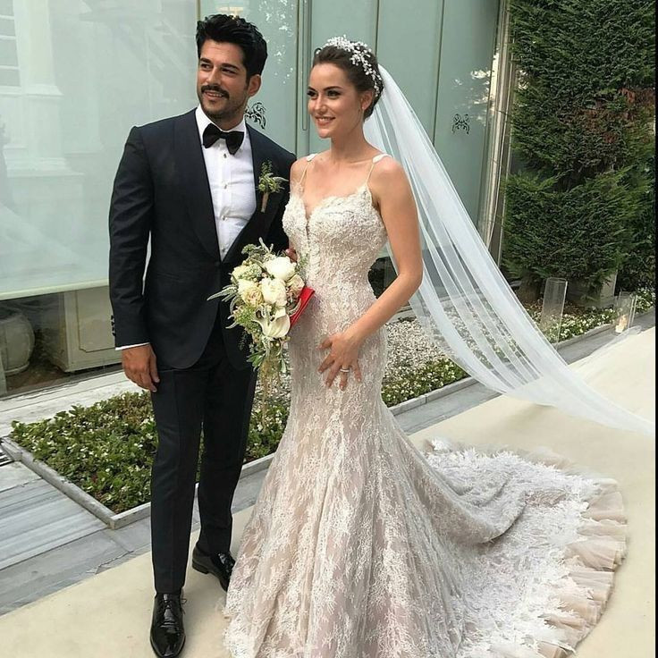 Fahriye Evcen ve Burak Özçivit arasında neler oluyor? Komşulardan çift hakkında şiddet iddiası - Resim: 9