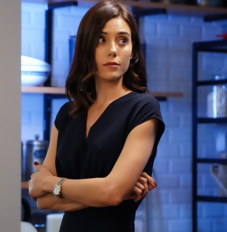 Cansu Dere ölümden döndü! Evinde şoku yaşadı yatak odasında oldu meğer... - Resim: 3