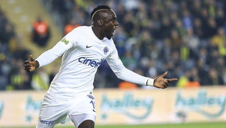 Galatasaray'ın yeni golcüsü Mbaye Diagne resmen açıklandı - Resim: 3