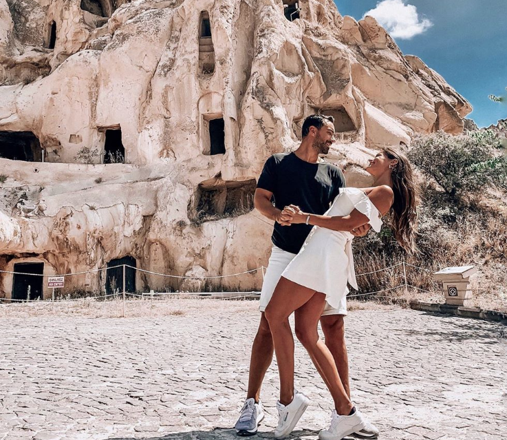 Eşini öpücüklere boğdu! Acun Ilıcalı'nın Survivor partneri Sakis Türkiye tatilinde - Resim: 4