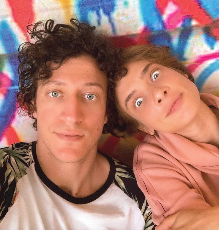 7 aylık hamile Müge Boz derin yırtmaçlı elbisesiyle sokakta yürümekte zorlandı - Resim: 3