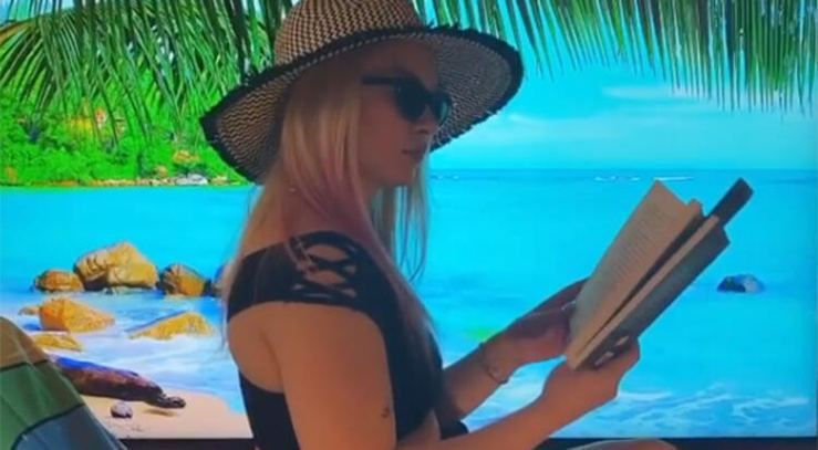 Ece Seçkin'den şaşırtan karantina pozu kendini streçledi - Resim: 3