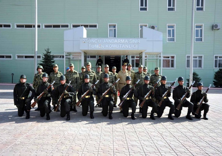 Necdet Özel sınır birliklerini denetledi - Resim: 3