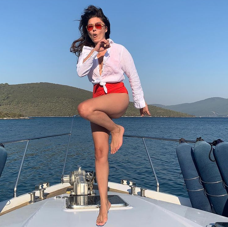 Nurgül Yeşilçay'ın 45. yaş pozu sosyal medyada beğeni yağmuruna tutuldu - Resim: 4