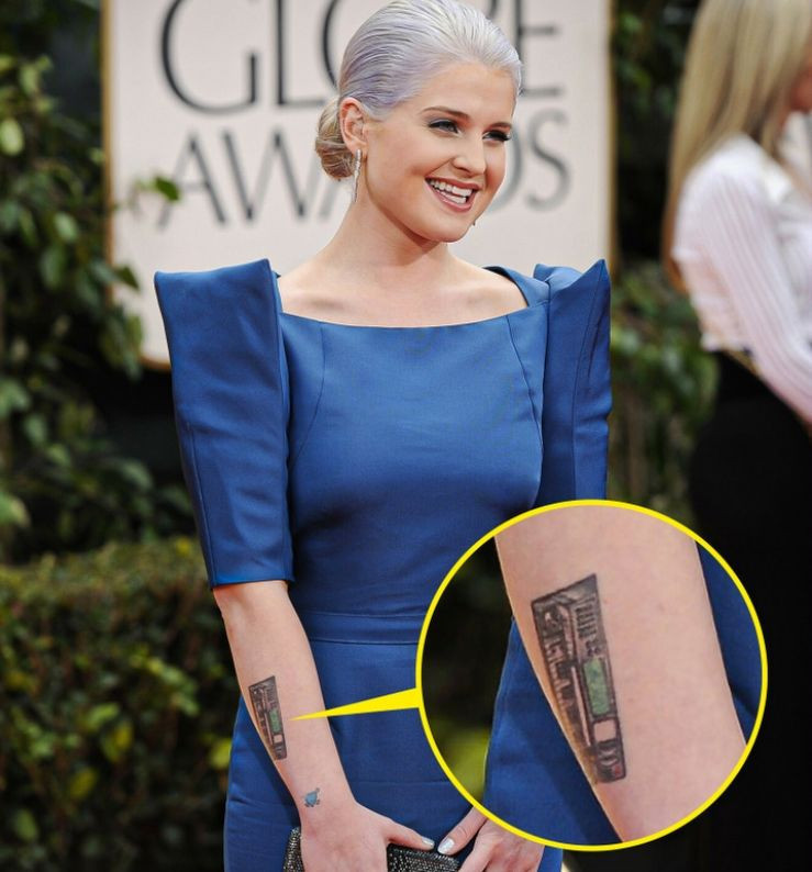 Hepsi tek tek sildiriyor! İşte ünlülerin yaptırdığına pişman oldukları dövmeleri - Resim: 4