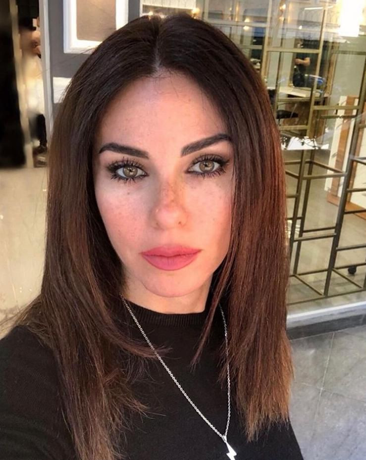 Defne Samyeli'nin bikinili pozları olay oldu! Formda kalmak için haftanın 5 günü dövüşüyor - Resim: 4