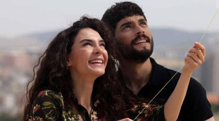 Hercai'nin yıldızı Ebru Şahin'e Murat Cemcir'den olay yorum takipçilerini kızdırdı - Resim: 4