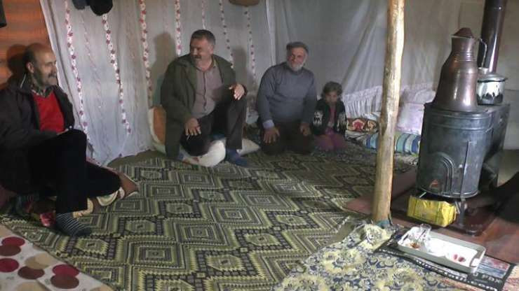 21 yıldır gelin geldiği çadırda yaşıyor! 15 çocuğunun altısı.. - Resim: 4