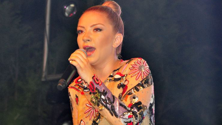 Ece Seçkin baklavayı fazla kaçırınca hastanelik olmuş - Resim: 2