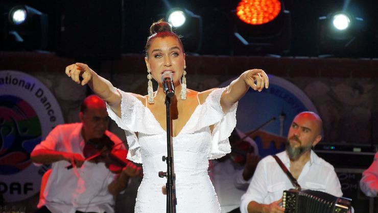 Şevval Sam şehit bebek ve annesi için söyledi... - Resim: 2