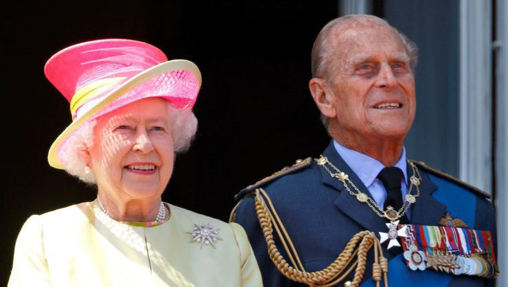 Prens Philip, ehliyetsiz araba kullanırken yakalandı - Resim: 2