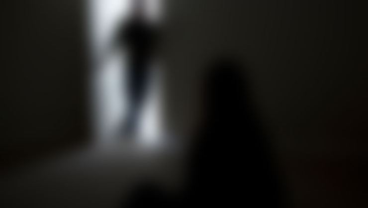 Tiyatro oyununda iğrenç olay! Yönetmen eliyle oyuncuya... - Resim: 2