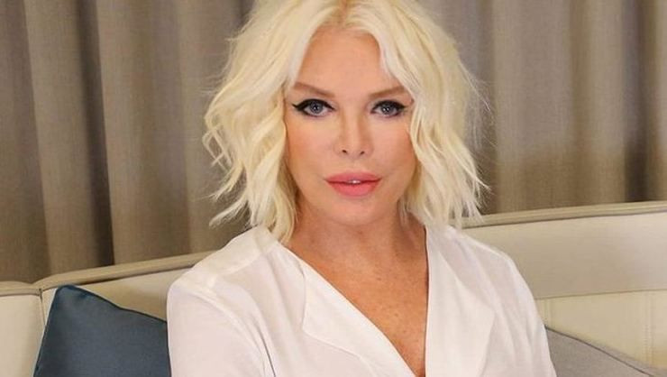 Sürekli estetik yaptıran Ajda Pekkan'ın son hali sosyal medyanın diline düştü! - Resim: 4