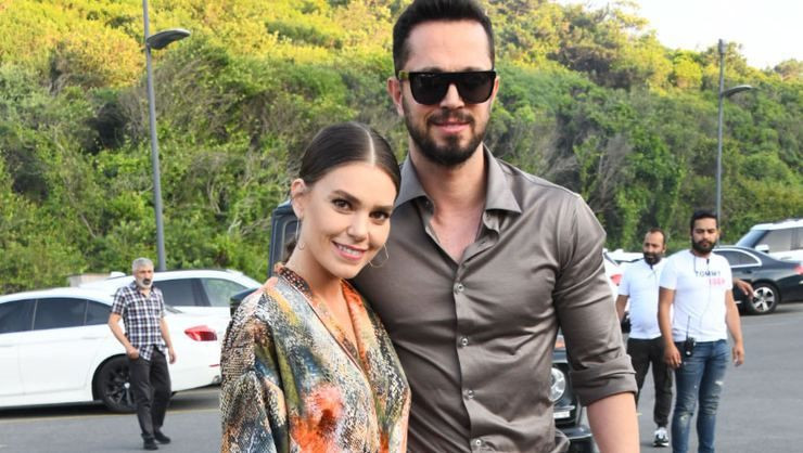 Aslı Enver ve Murat Boz evleniyor mu? Tektaş detayı gözlerden kaçmadı - Resim: 1