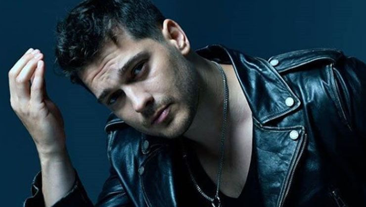 Çağatay Ulusoy'un mor pijamaları sosyal medyada olay oldu - Resim: 3