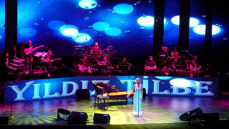 Yıldız Tilbe kalça şovuyla Harbiye'yi salladı işte o eğlenceli anlar - Resim: 3