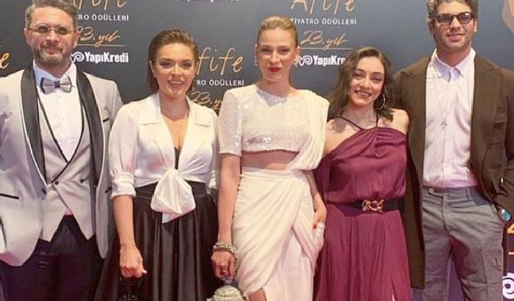 Serenay Sarıkaya ayrılık sorularını yanıtlamak istemeyince bakın ne yaptı - Resim: 1