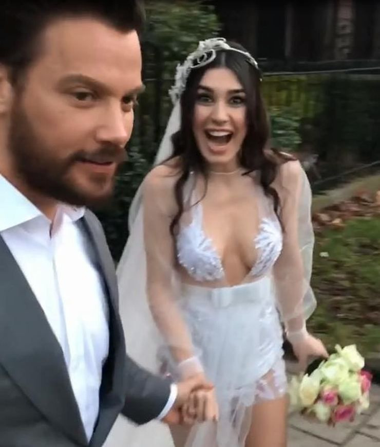 Sinan Akçıl kesenin ağzını açtı! Burcu Kıratlı ikinci kez istemeyince servet ödedi - Resim: 3