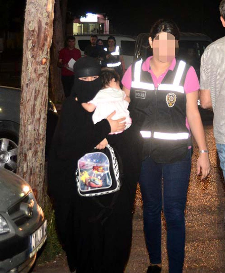 IŞİD'e büyük darbe emniyete böyle götürüldüler - Resim: 4