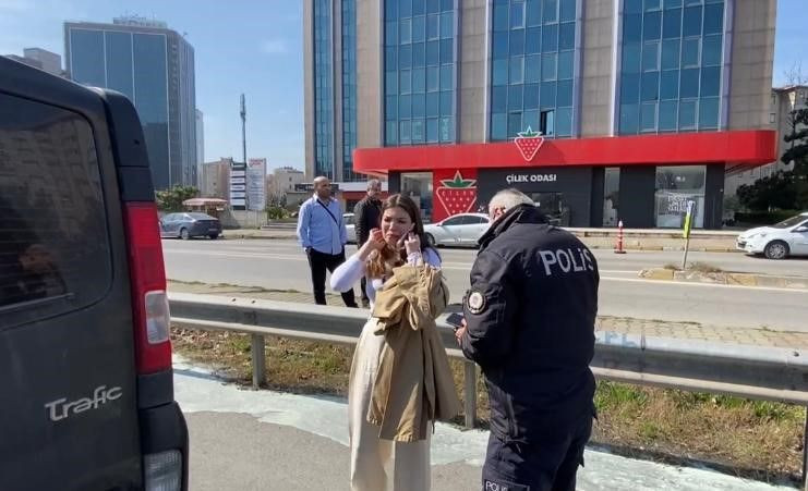Kadıköy'de cipi yanan kadın sürücü gözyaşlarına boğuldu, diğer sürücüler teselli etti - Resim: 4