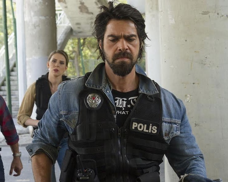 Acun Ilıcalı resmen açıkladı Arka Sokaklar'ın yıldızı Survivor 2020'ye katıldı - Resim: 3