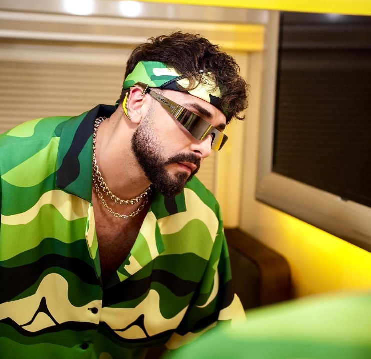 Bu kez bir erkek kadının tacizine uğradı! Rapçi Sefo bir kadın popomu elleyip beni... - Resim: 4